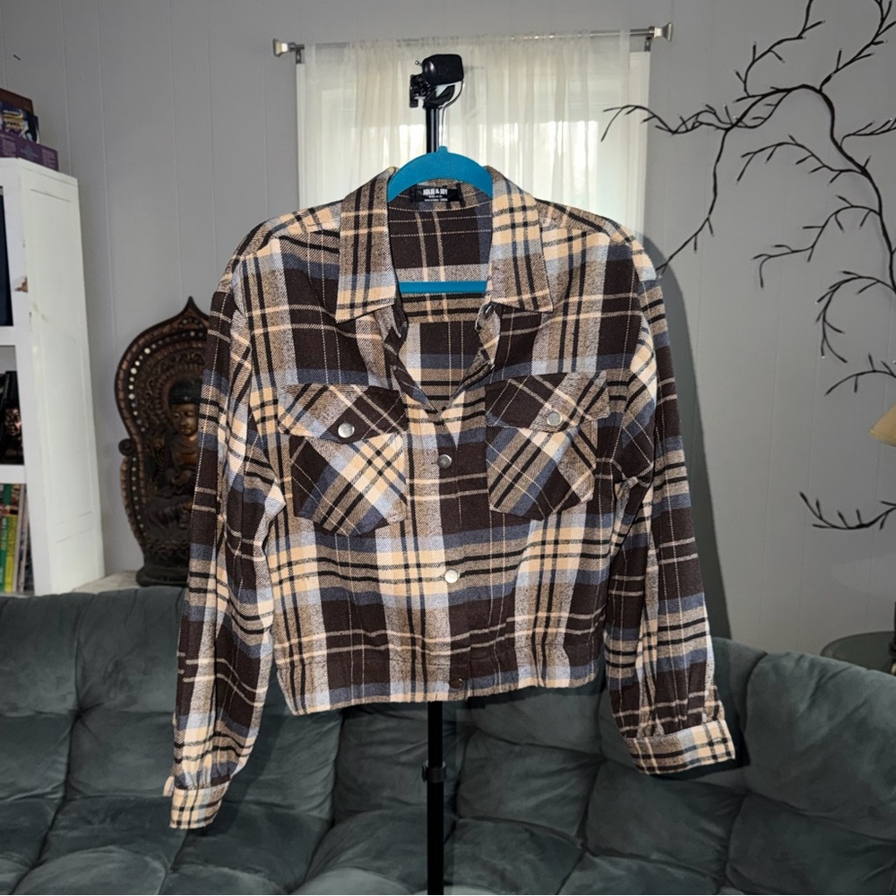 Plaid Cropped Button Up Shirt